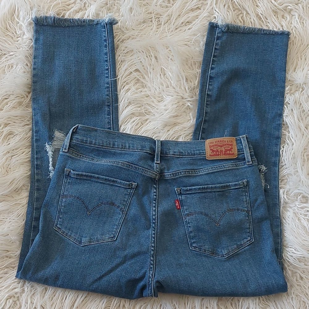 Levi’s 724 High Rise Jeans Straight Leg Distressed Size 30